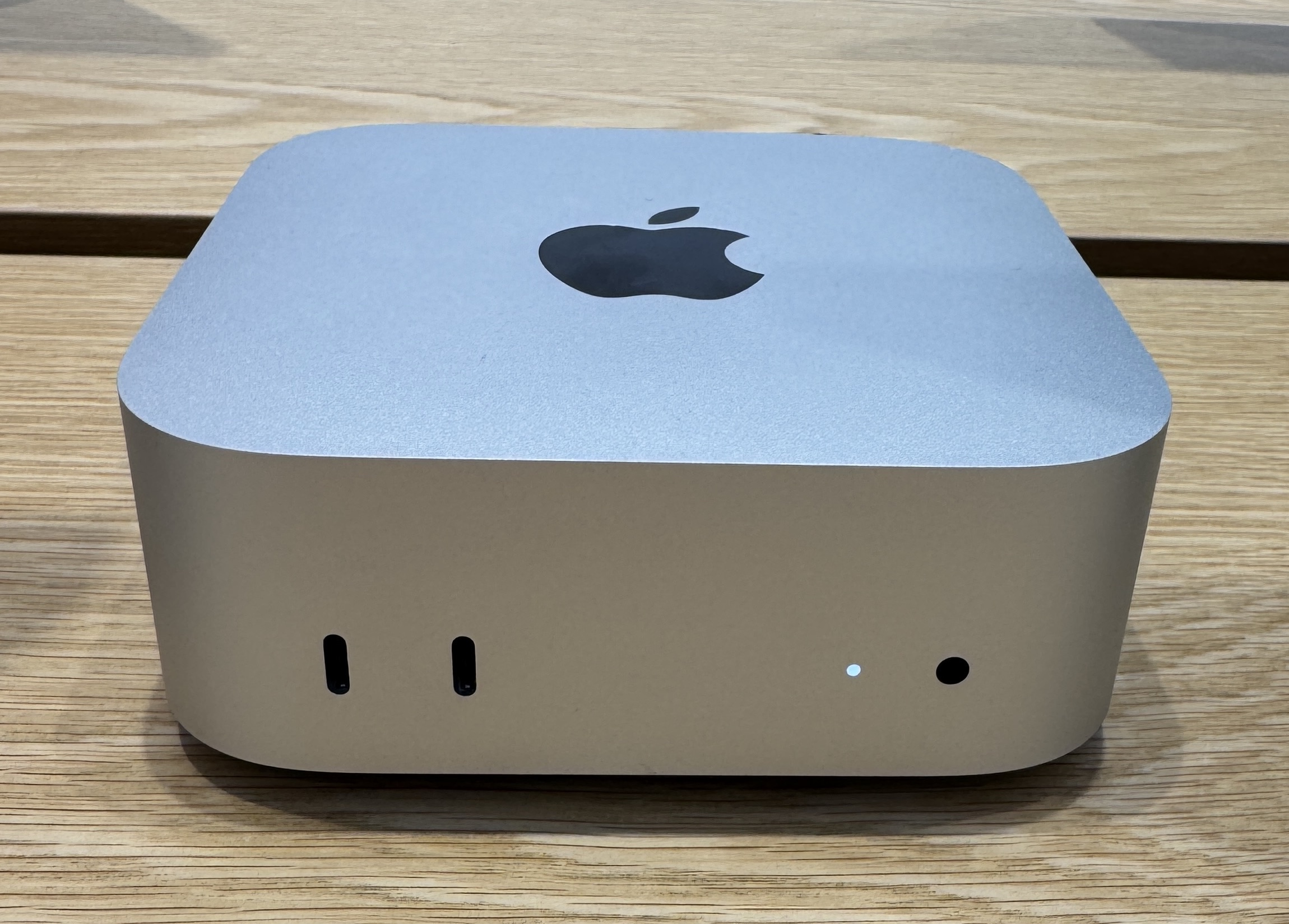 Mac mini M4 2024 — Apple Silicon як вузол AI inference